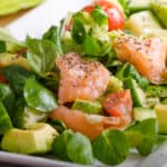 ensalada ligera con salmón y aguacate