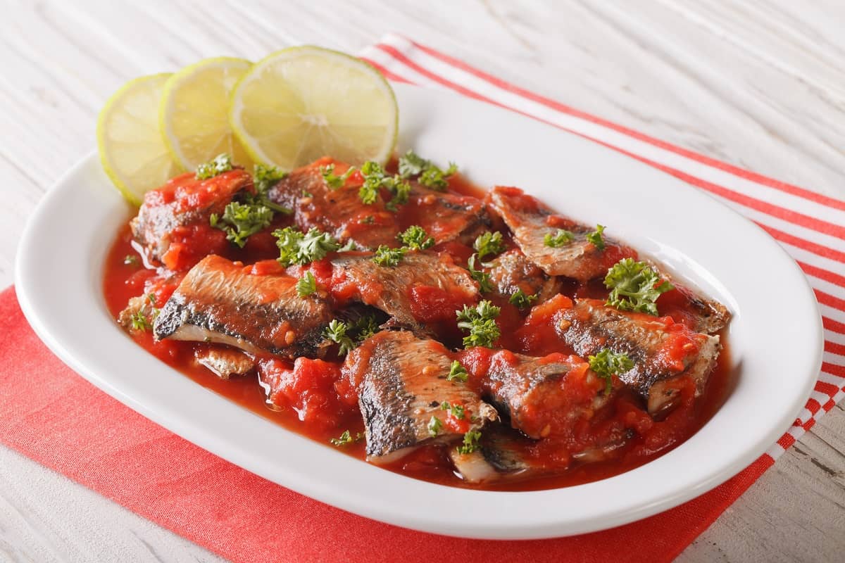 sardinas con tomate