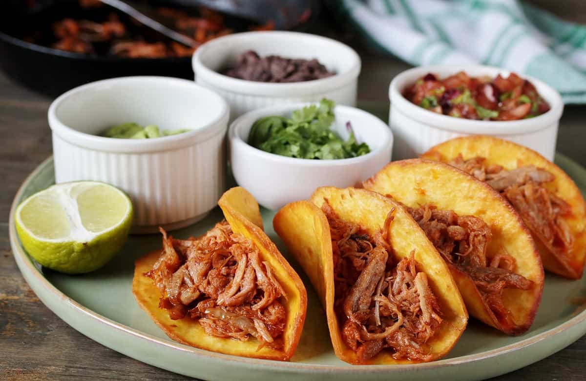 Taco con lengua mexicana