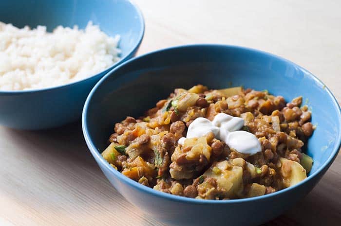 curry con lentejas y calabaza con yogur